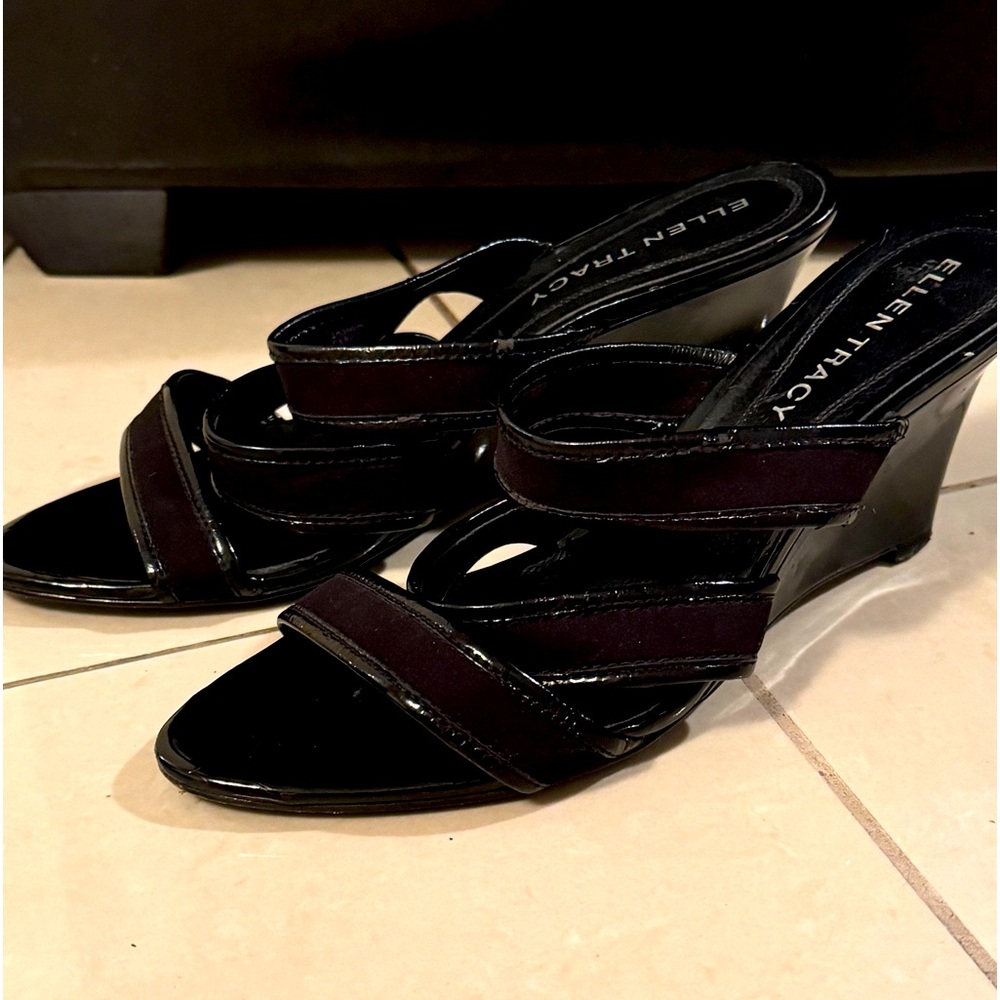 Black slide Ellen Tracy wedge sandals